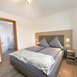 B&B 1a Gaestehaus Am Hafen