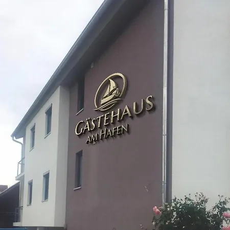 1a Gaestehaus Am Hafen Bed & Breakfast *