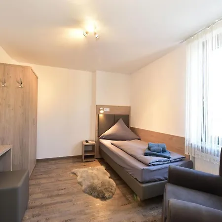 1a Gaestehaus Am Hafen Bed & Breakfast Nürnberg