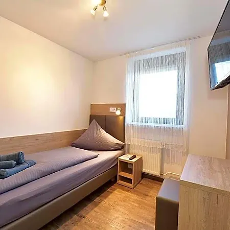 1a Gaestehaus Am Hafen Bed & Breakfast Norimberga