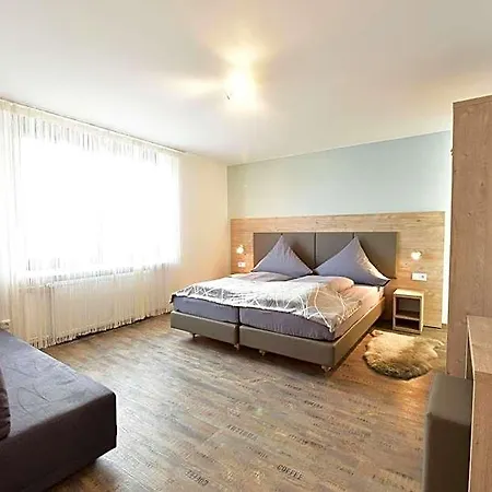 Bed & Breakfast 1a Gaestehaus Am Hafen Norimberga