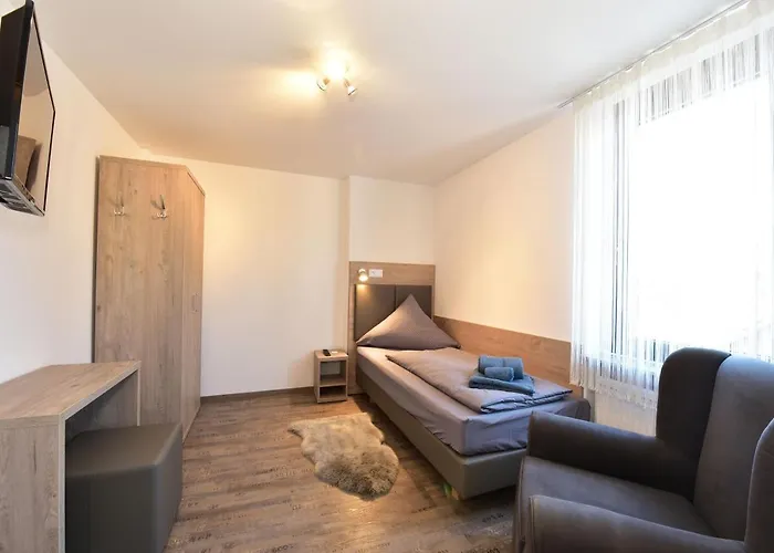 1a Gaestehaus Am Hafen ベッド・アンド・ブレックファスト ニュルンベルク